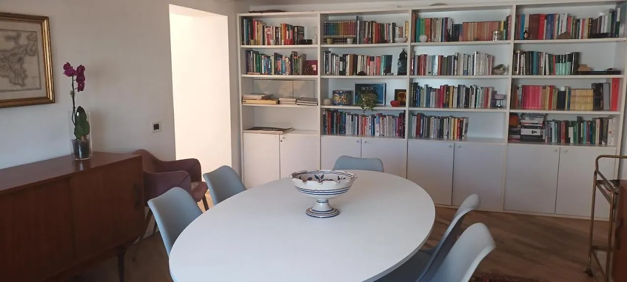 Apartment Palazzo Moncada Appartamento 2 Palermo Italy